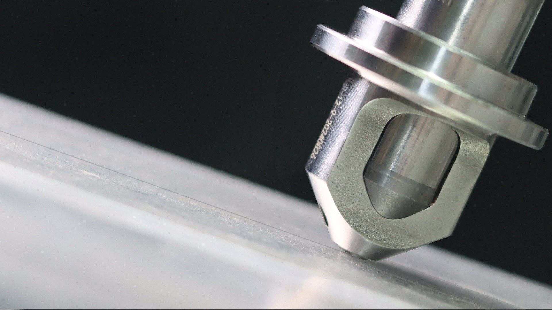 友智精機專業攪拌摩擦焊接設備生產車間展示，展現先進的FSW焊接技術和設備制造能力